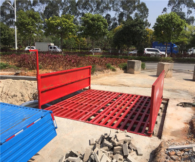 東莞滾軸式洗車設備沖洗更干凈